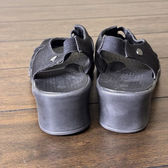 Bzees Finale Sandals Woman's Size 11 M Elastic Strappy Black Wedge Shimmer Shoes - Picture 5 of 12